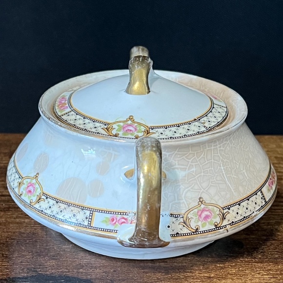 Homer Laughlin Covered Sugar Bowl - Picture 5 of 12